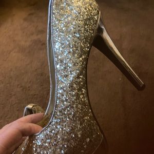Gold platform heels very sexy stunning